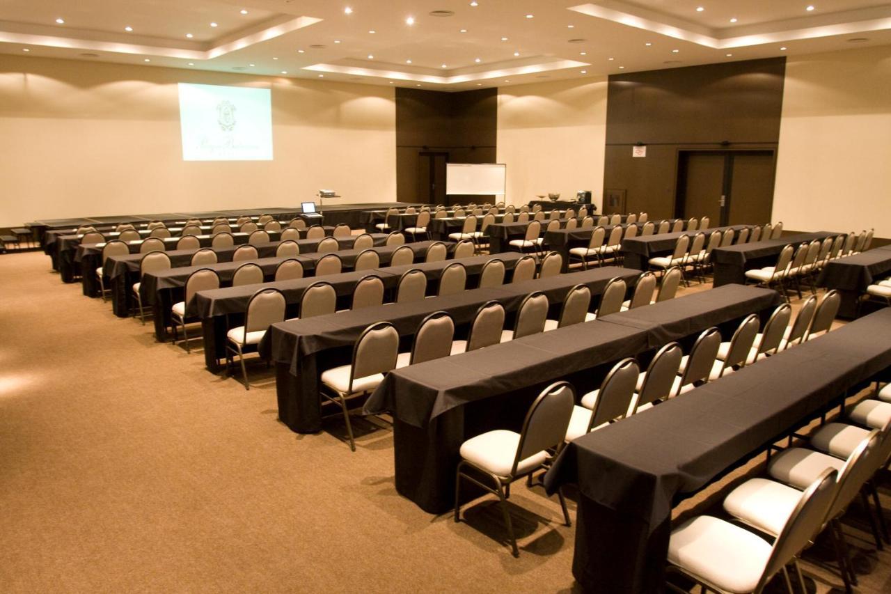 Parque Balneario Hotel Santos By Castelo Itaipava Екстер'єр фото A typical conference room