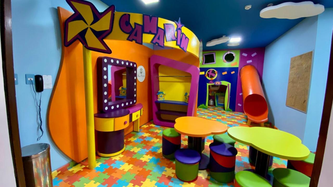 Parque Balneario Hotel Santos By Castelo Itaipava Екстер'єр фото The interior of a Chuck E. Cheese's