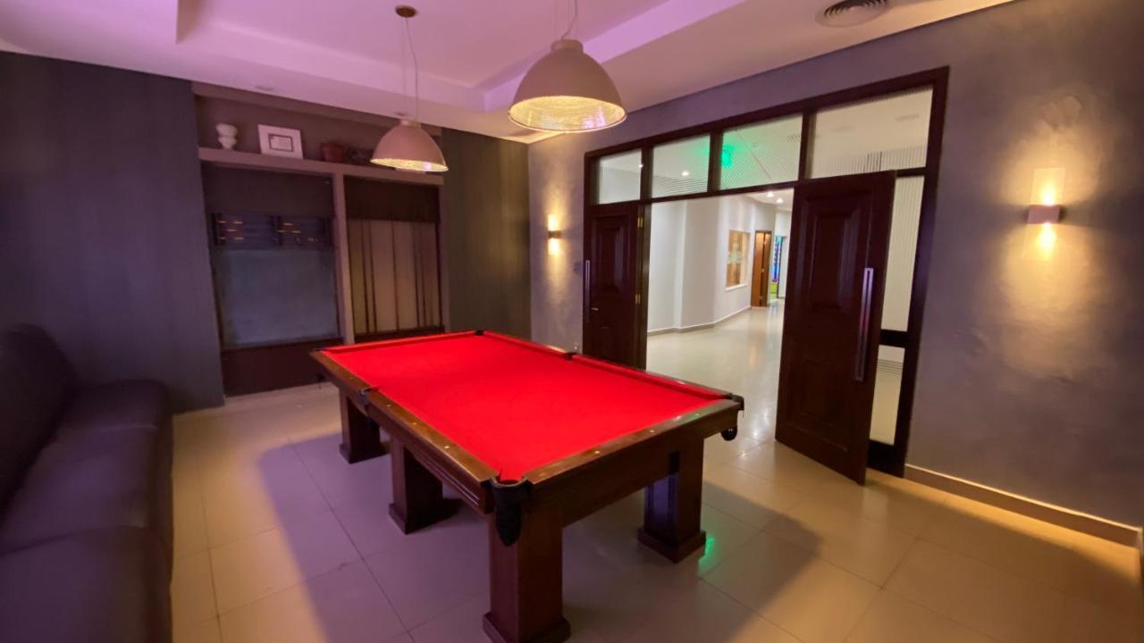 Parque Balneario Hotel Santos By Castelo Itaipava Екстер'єр фото A pool table at the hotel