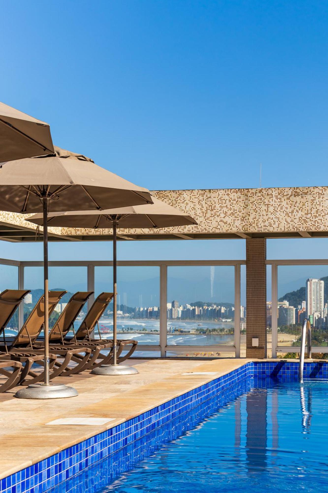 Parque Balneario Hotel Santos By Castelo Itaipava Екстер'єр фото The rooftop pool at the hotel