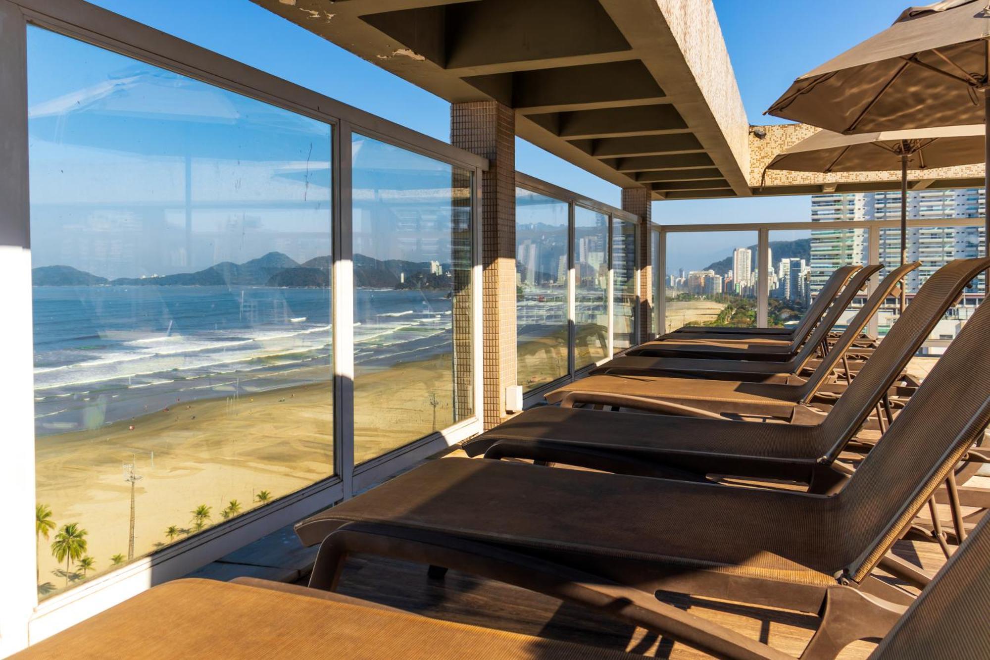 Parque Balneario Hotel Santos By Castelo Itaipava Екстер'єр фото Rooftop pool at the hotel
