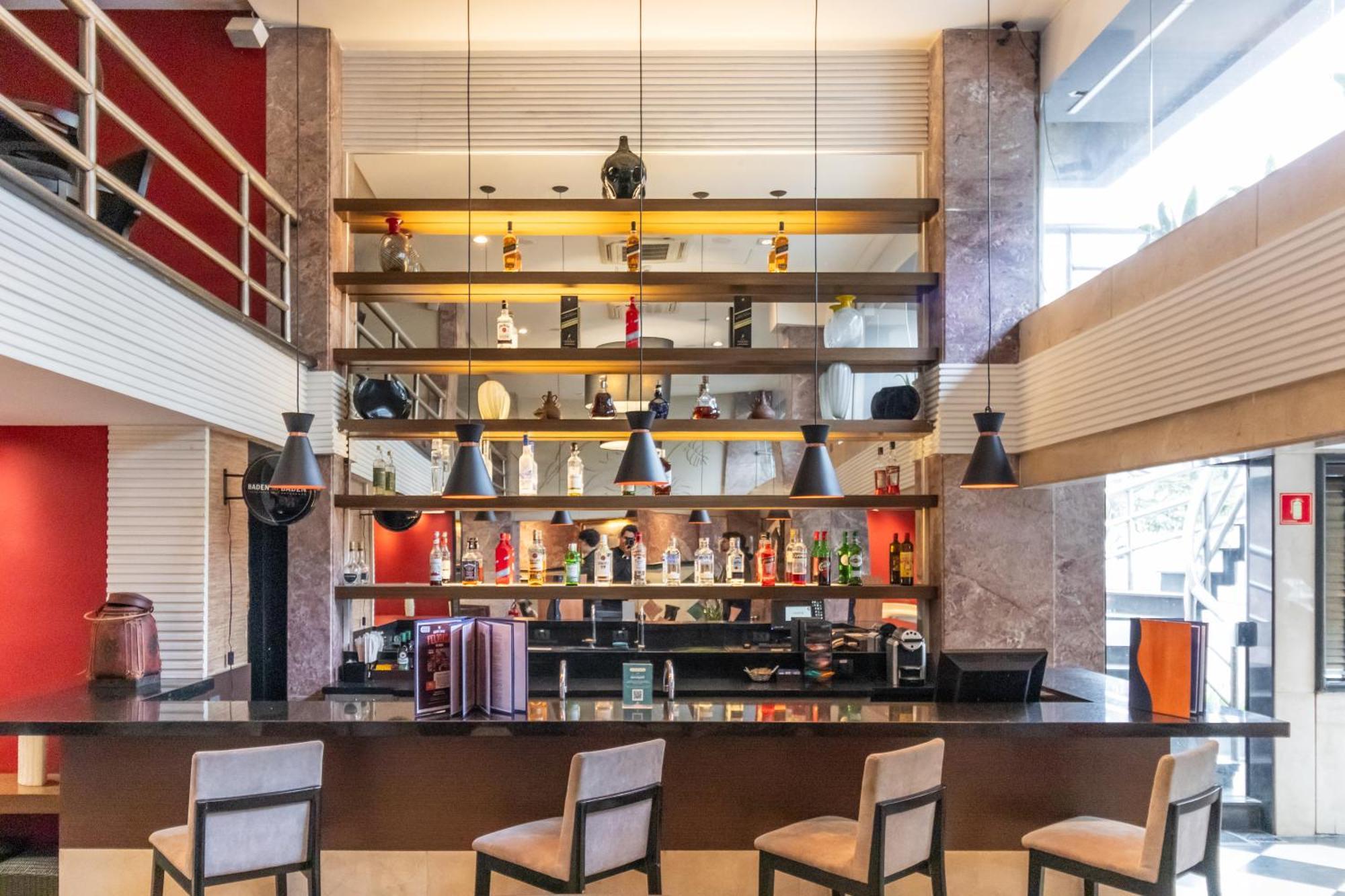 Parque Balneario Hotel Santos By Castelo Itaipava Екстер'єр фото The bar at the hotel